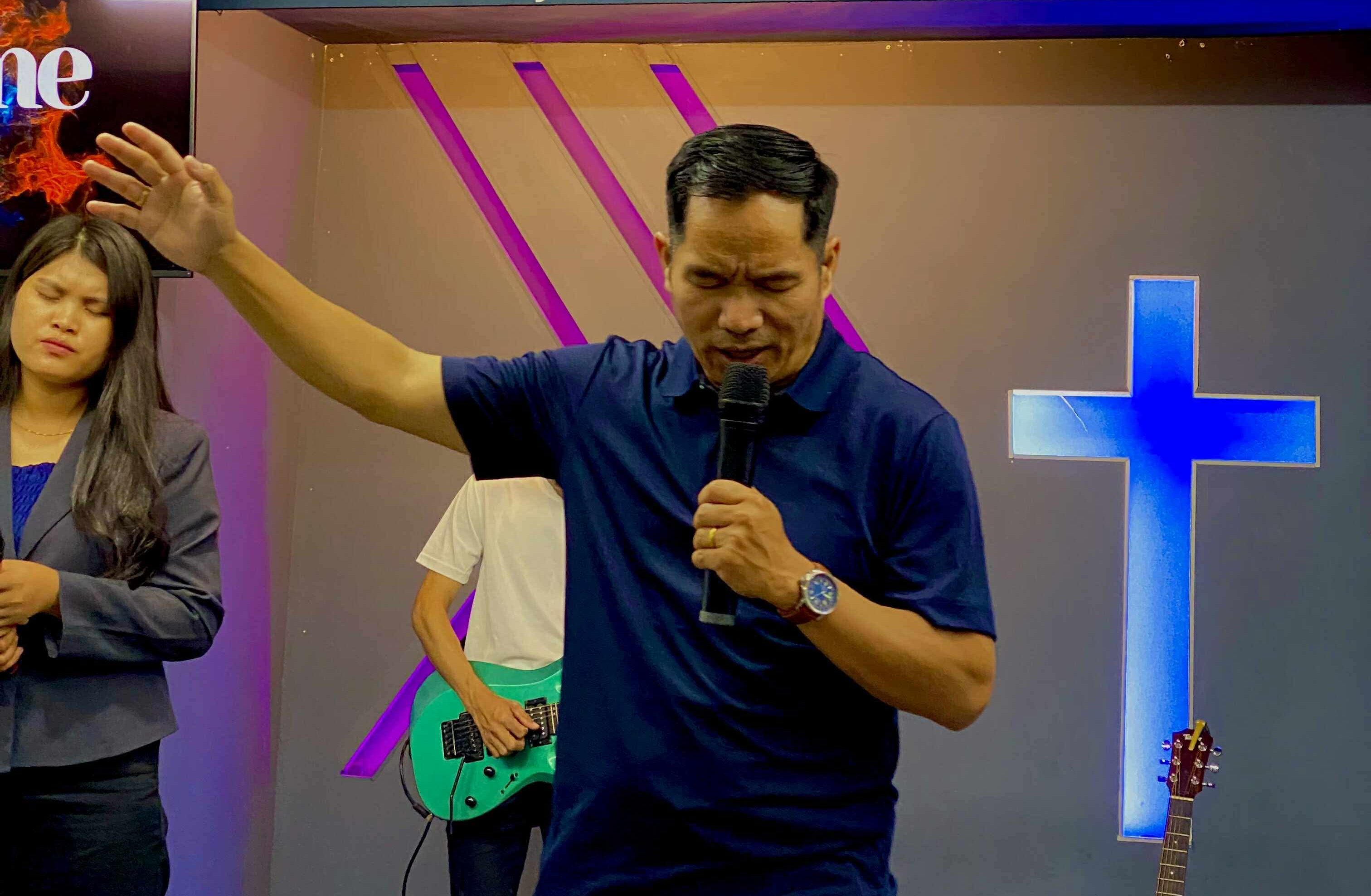 ဒုက္ခကြုံသူတို့အဖို့ ဆုတောင်း